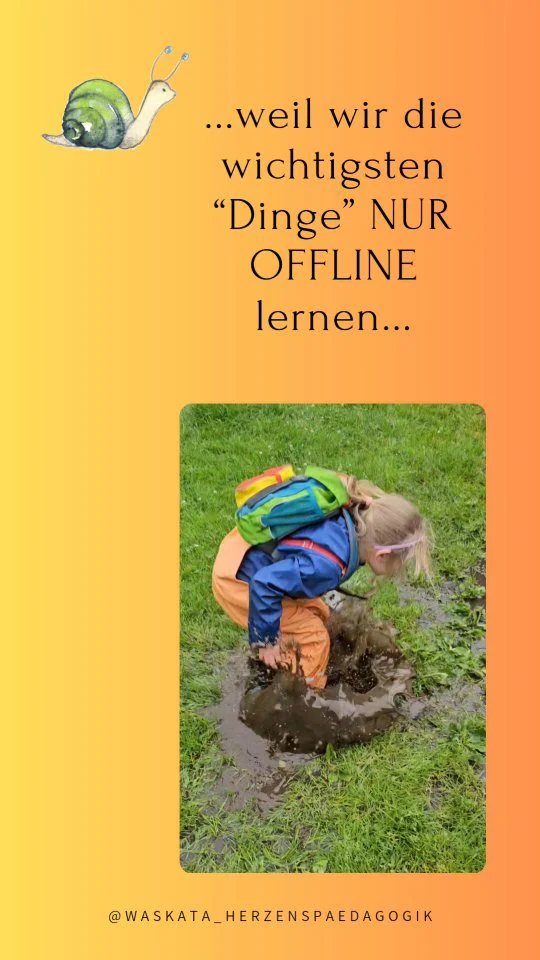 ...weil das echte Leben nicht gescrollt wird...und auch nicht in Slow-motion abgespielt, vor- und zurückgespult werden kann und Worte auch nicht mit Autokorrektur ins Herz gelangen oder wieder gelöscht werden
Weil unsere Hände zum Fühlen da sind und zum Erschaffen von kleinen und großen Dingen.
Und weil Begeisterung das Hirn erreicht und Glücksmomente zu kostbaren Erinnerungen werden.

Und aller Herausforderungen zum Trotz: Präsenz ist gefragt. Und wenns draußen kalt und nass und frostelig ist, denke ich manchmal: och nö, ich sollte besser Onlinekurse anbieten.

Und dann erinnere ich mich: an das Feuer und die Lebendigkeit von Kindern...und weiß: das Leben ist offline

#mitkindern 
#naturverbunden
#waldkinder
#waldabenteuer
#waldspielgruppe
#offline
#dankbar
#lebendig
#wildnispädagogik
#Kreativität
#herzensbildung
#bauwagen
#waskatahügel
#Licht
#waskata_herzenspaedagogik